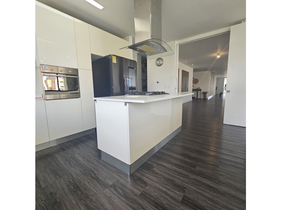 APARTAMENTO EXCLUSIVO CON VISTA A MEDELLIN SITUADO EN LOS BALSOS — foto 6