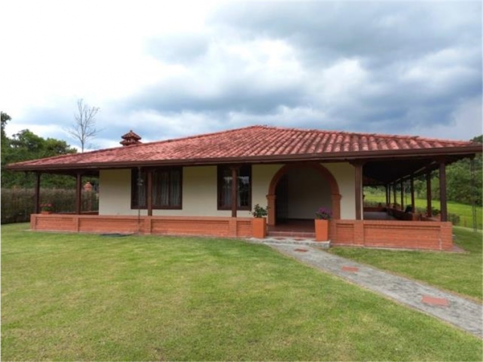 Casa campestre en venta via circasia