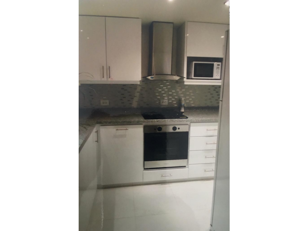 APARTAMENTO A LA VENTA EN RECONOCIDO SECTOR 40-51 - 2