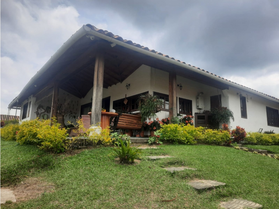 Casa campestre ubicada en circasia en venta