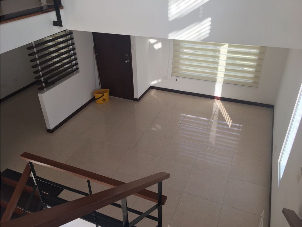 Casa en conjunto en la Castellana Armenia 1230 — foto 3