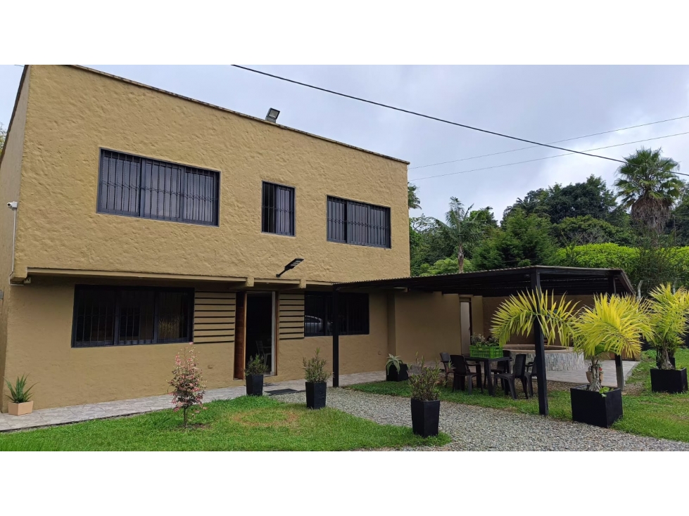 Casa campestre en venta en vía Armenia - Circasia