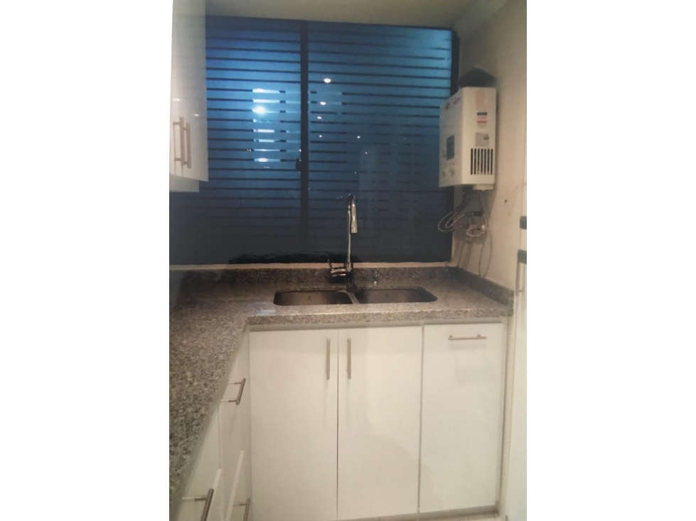APARTAMENTO A LA VENTA EN RECONOCIDO SECTOR 40-51 - 3
