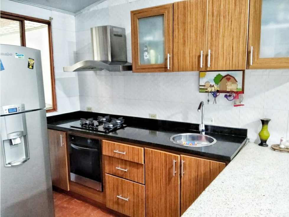 CASA ESQUINERA EN BARRIO AL SUROCCIDENTE DE ARMENIA - 3