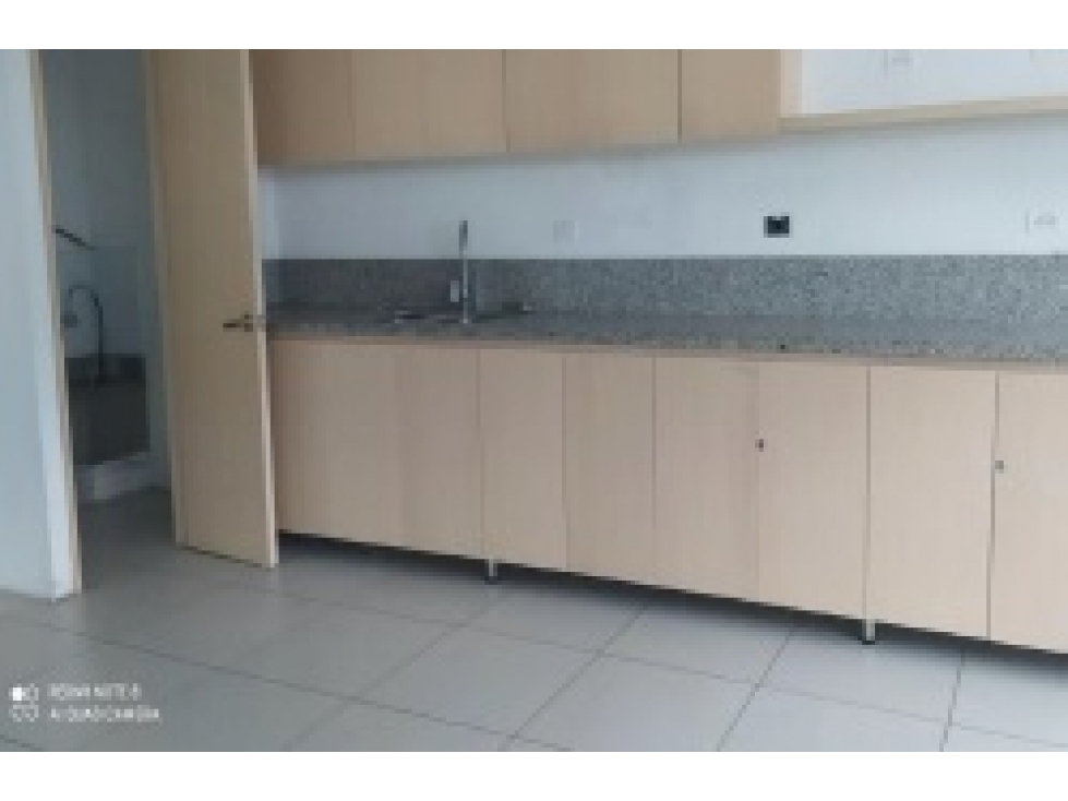 ARRIENDO OFICINA AMOBLADA AV EL DORADO SAN CAYETANO — foto 5