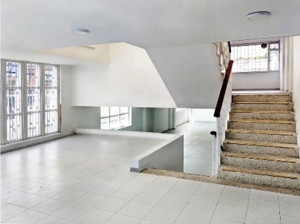 Arriendo Casa oficina Castellana Localidad Barrios Unidos — foto 2