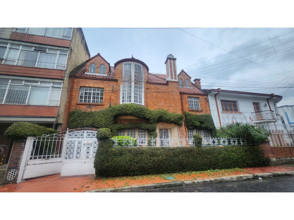 CASA TEUSAQUILLO