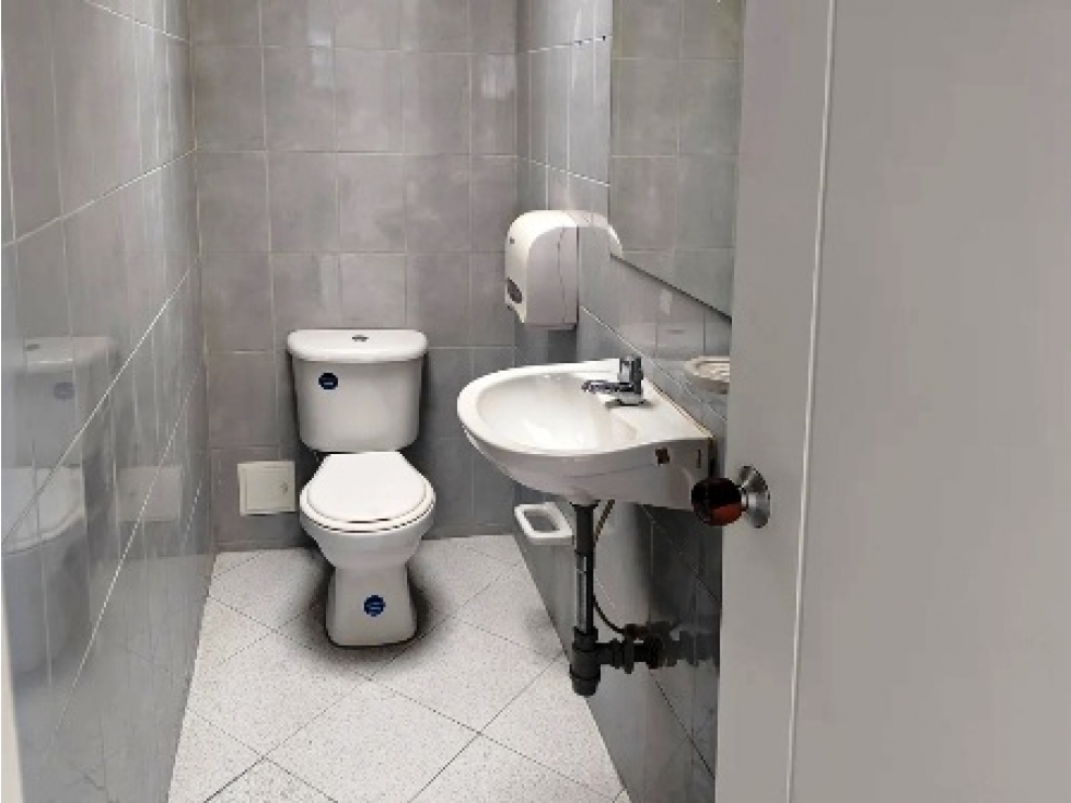 Arriendo Casa oficina Castellana Localidad Barrios Unidos — foto 4