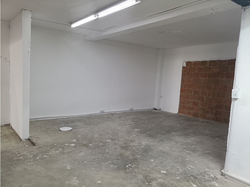 ARRIENDO BODEGA BARRIO EL PILOTO — foto 4