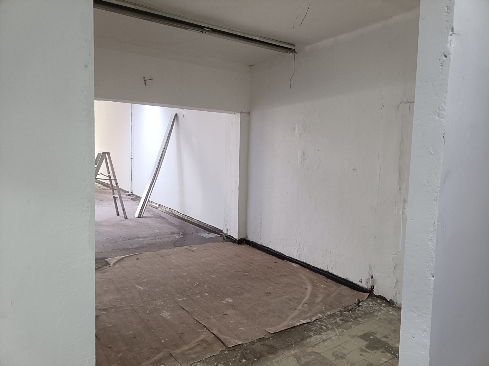 ARRIENDO BODEGA BARRIO EL PILOTO — foto 5