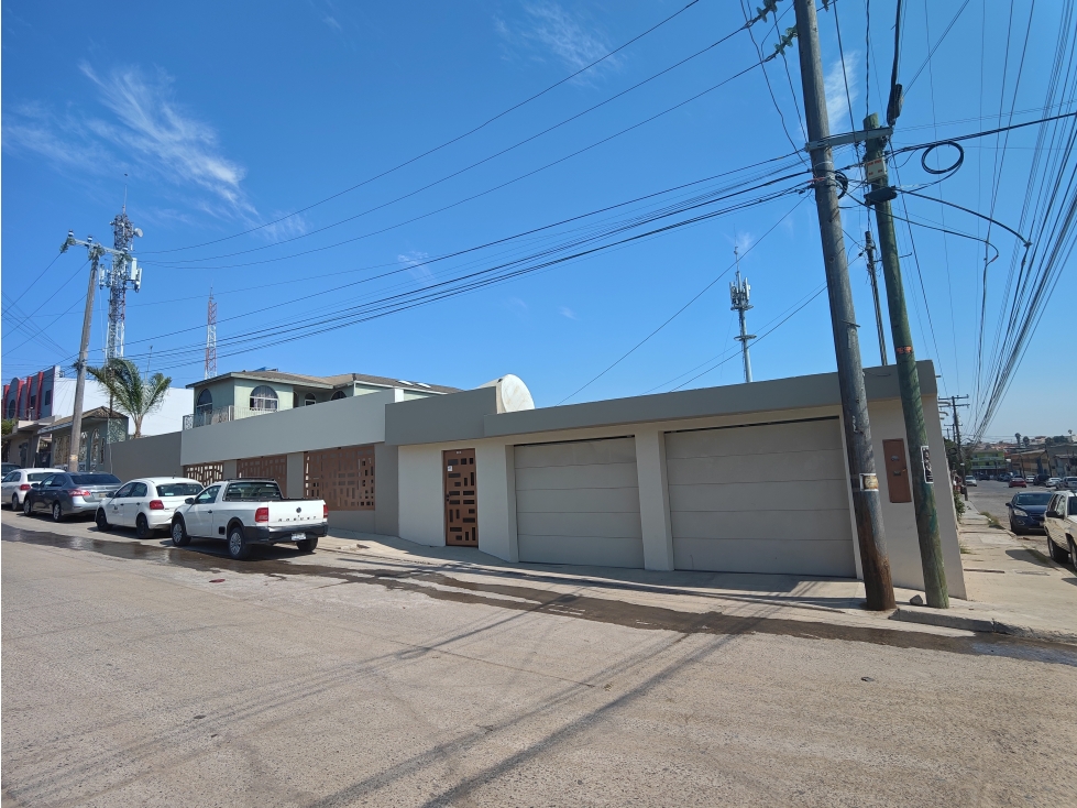 SE VENDE HERMOSA CASA EN TIJUANA, COL. AEROPUERTO