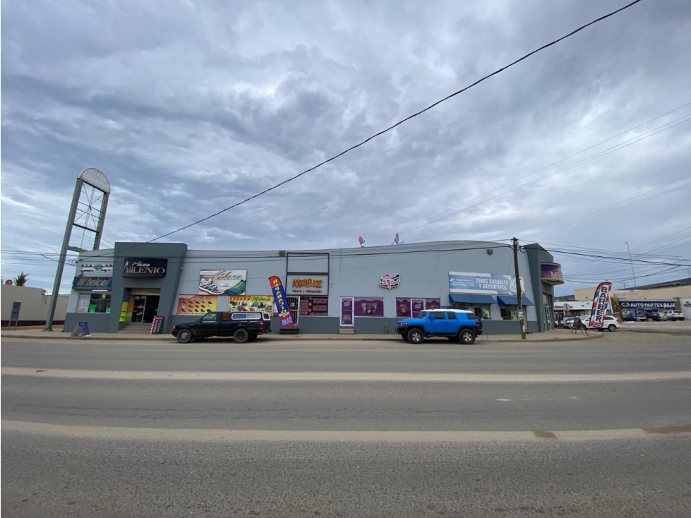 Nave Industrial en Venta y Amplio Estacionamiento en Ensenada - 1