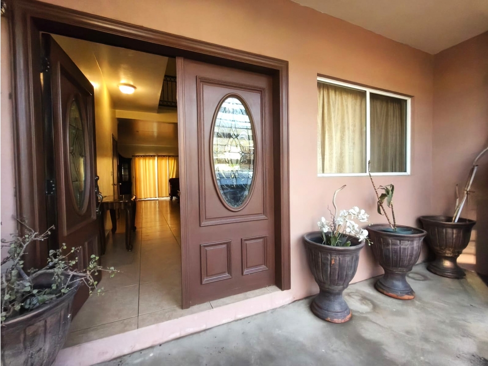 Amplia Casa en Renta en Valle Dorado — foto 2