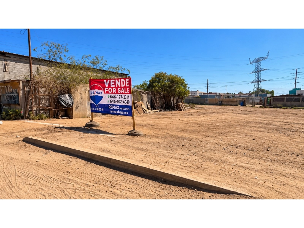 Terreno en Venta Fracc. Centro Artesanal, Ensenada - 1