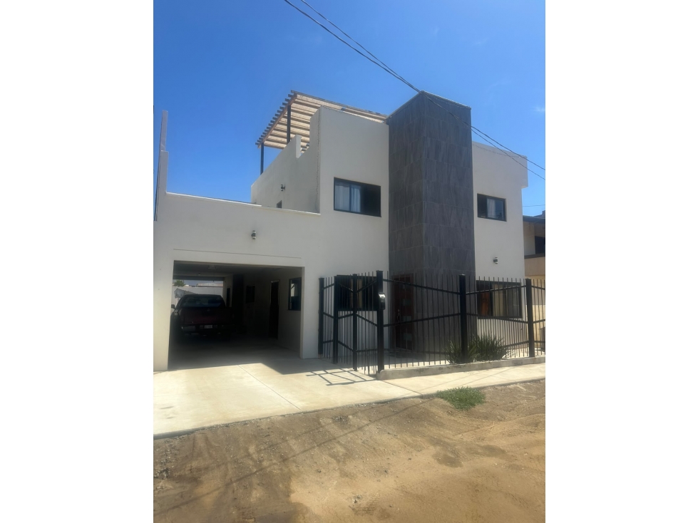 Moderna Casa en Venta en Playas de Chapultepec - 2