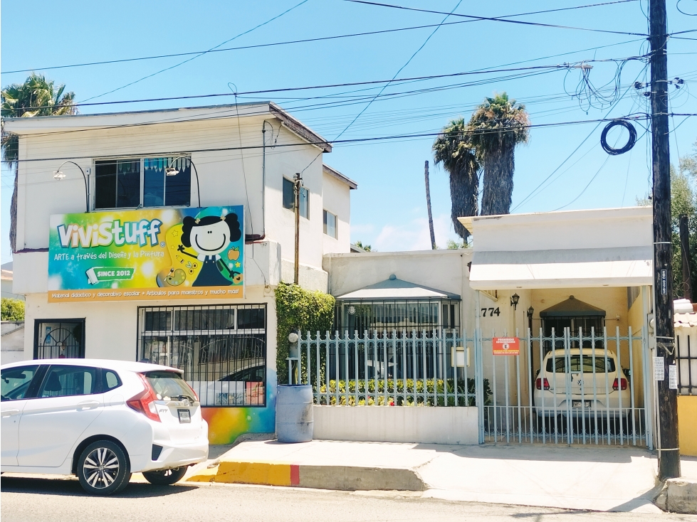 Casa en Venta en Col. Hidalgo con Local Adjunto