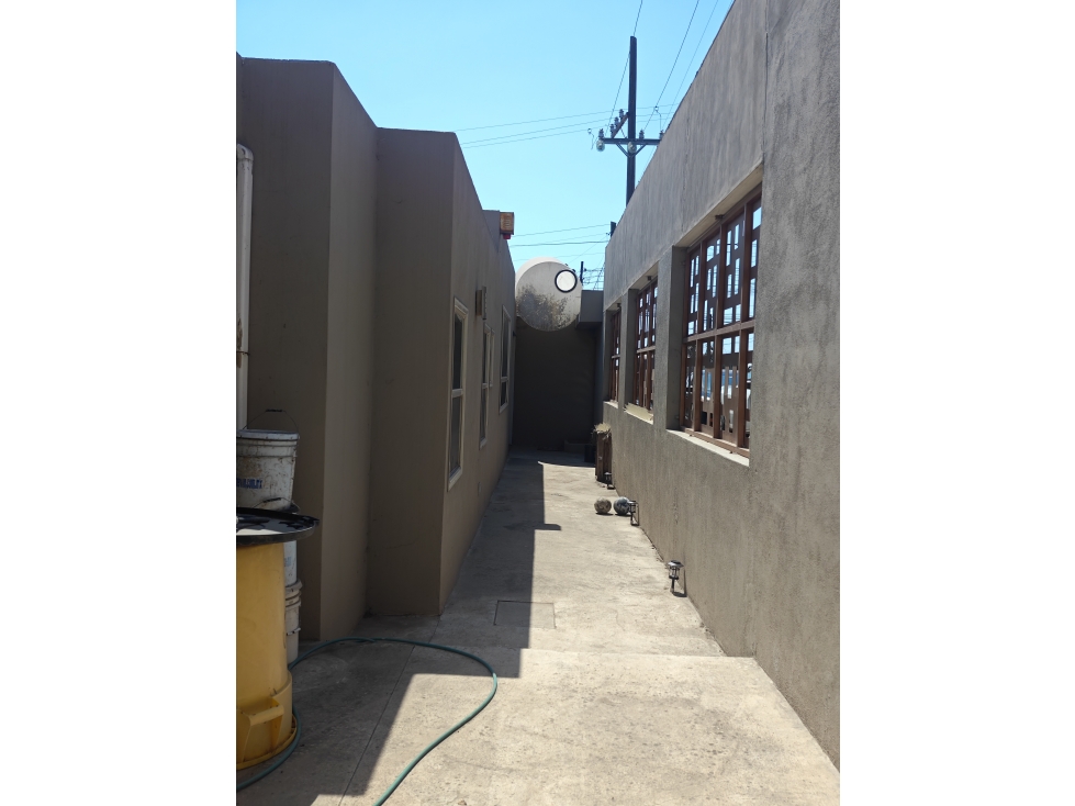SE VENDE HERMOSA CASA EN TIJUANA, COL. AEROPUERTO — foto 2