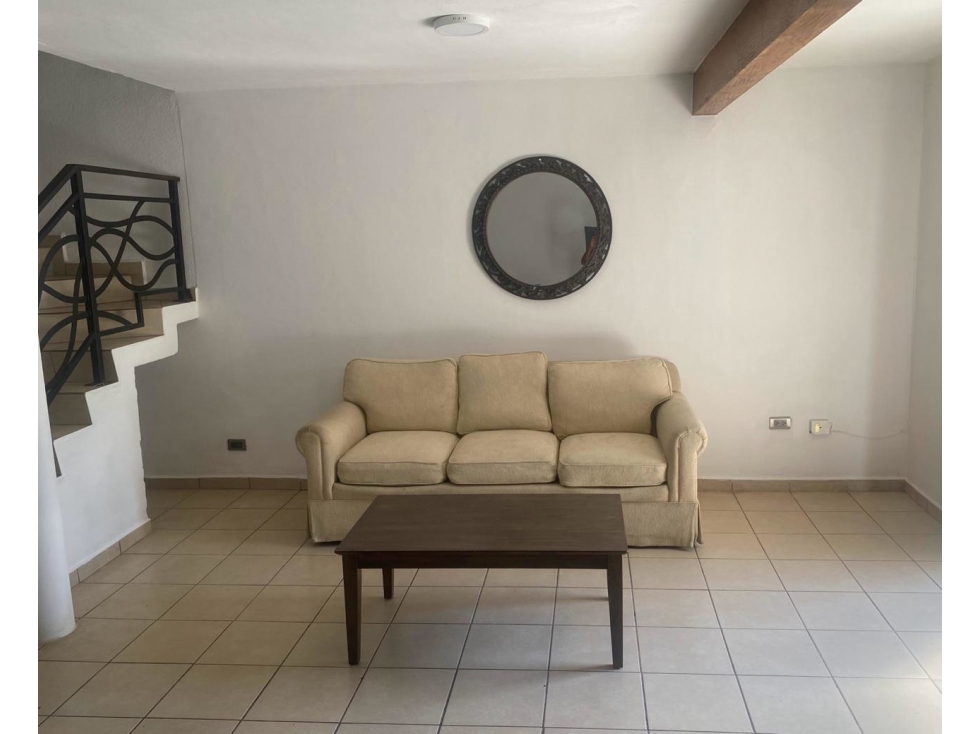Bonita Casa en Renta en Villas del Prado — foto 2