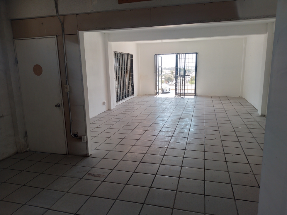 Local comercial en renta en periférico 2481 en col. Marquez de Leon - 5