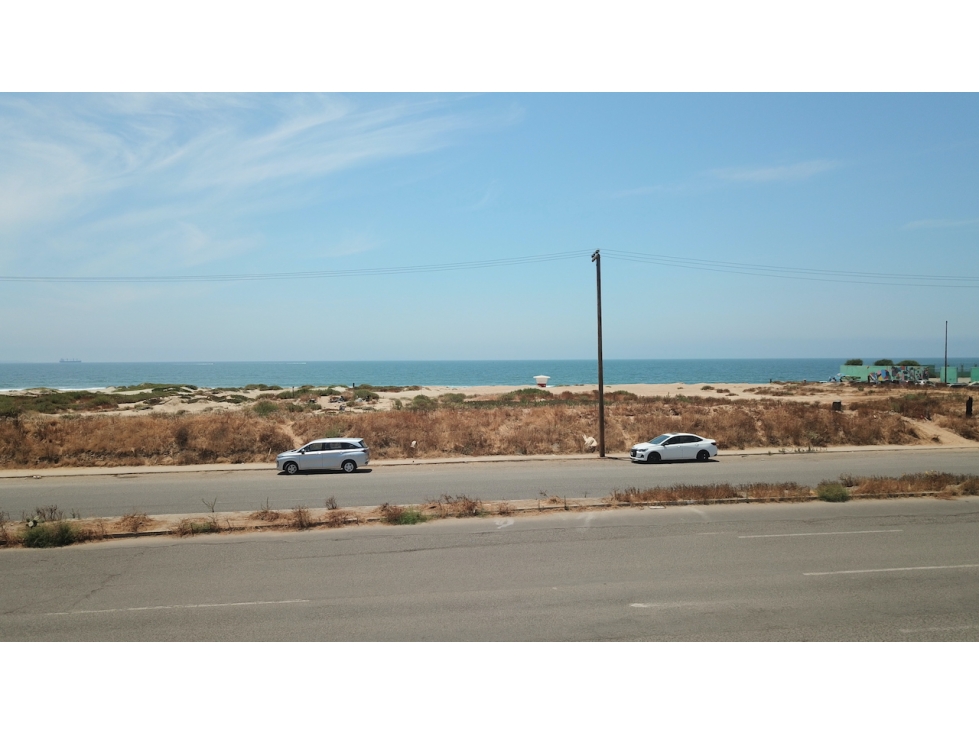 Casa Frente al Mar con Vista Panorámica y Potencial de Inversión — foto 6