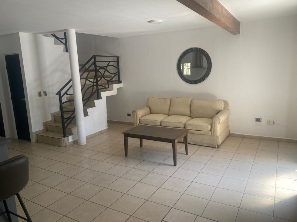 Bonita Casa en Renta en Villas del Prado — foto 3