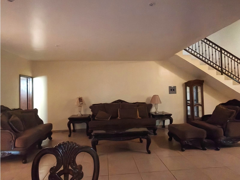 Amplia Casa en Renta en Valle Dorado — foto 4