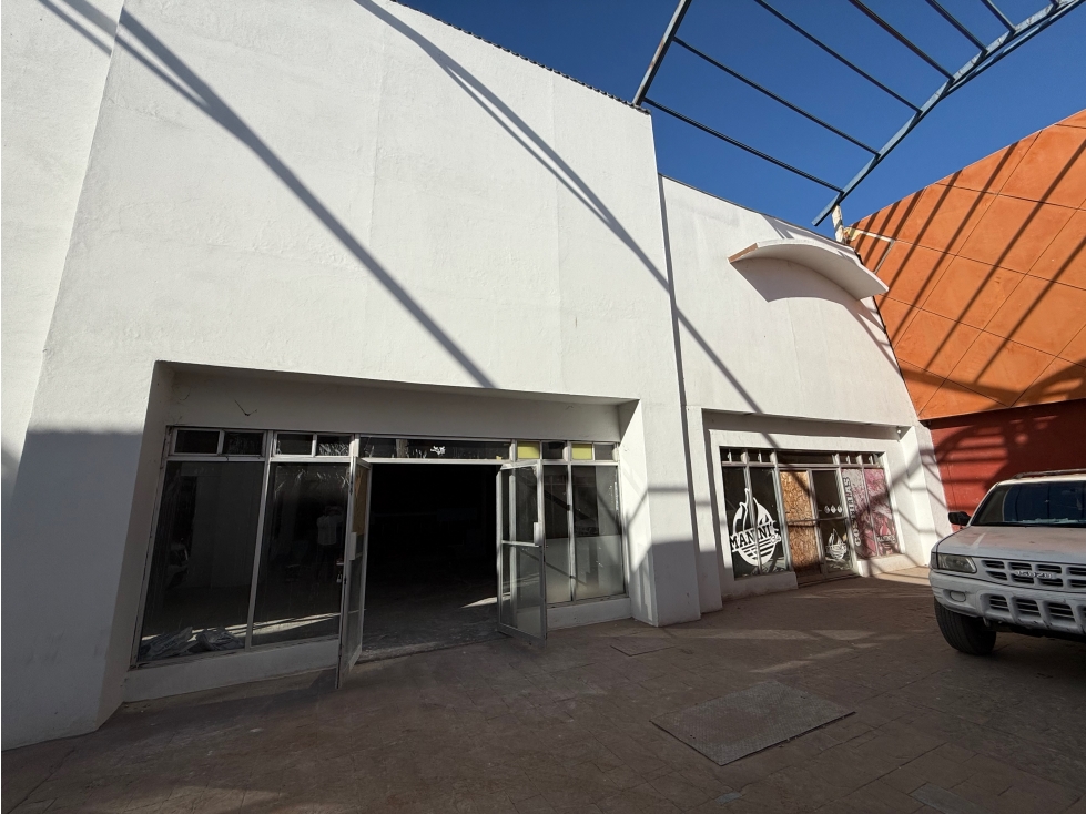 Locales en Renta en Plaza Palmeras en Ensenada local 64 m2 - 4