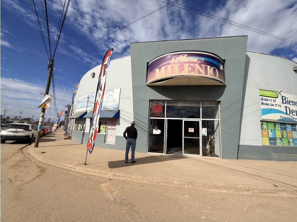 Plaza Comercial en Venta con Alto Flujo Comercial en Ensenada  - 5