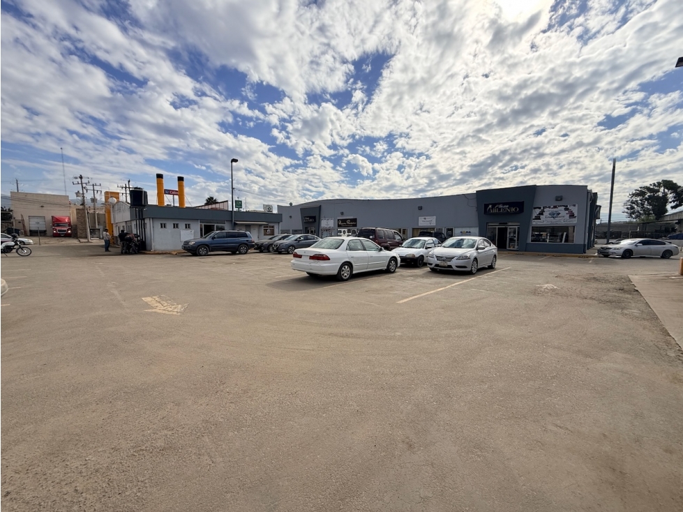 Nave Industrial en Venta y Amplio Estacionamiento en Ensenada - 5