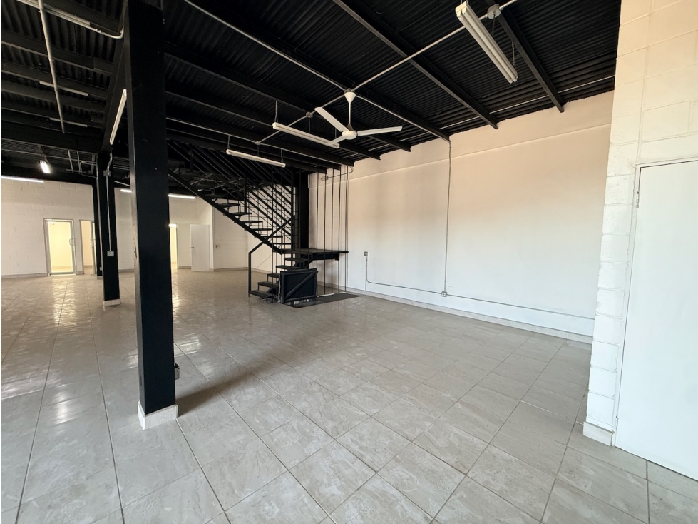 Local Comercial Planta Baja en Renta en Col. Azteca - 4