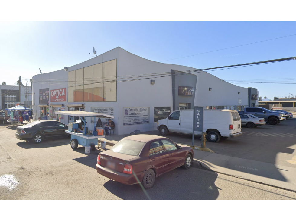 Plaza Comercial en Venta con Alto Flujo Comercial en Ensenada  - 6