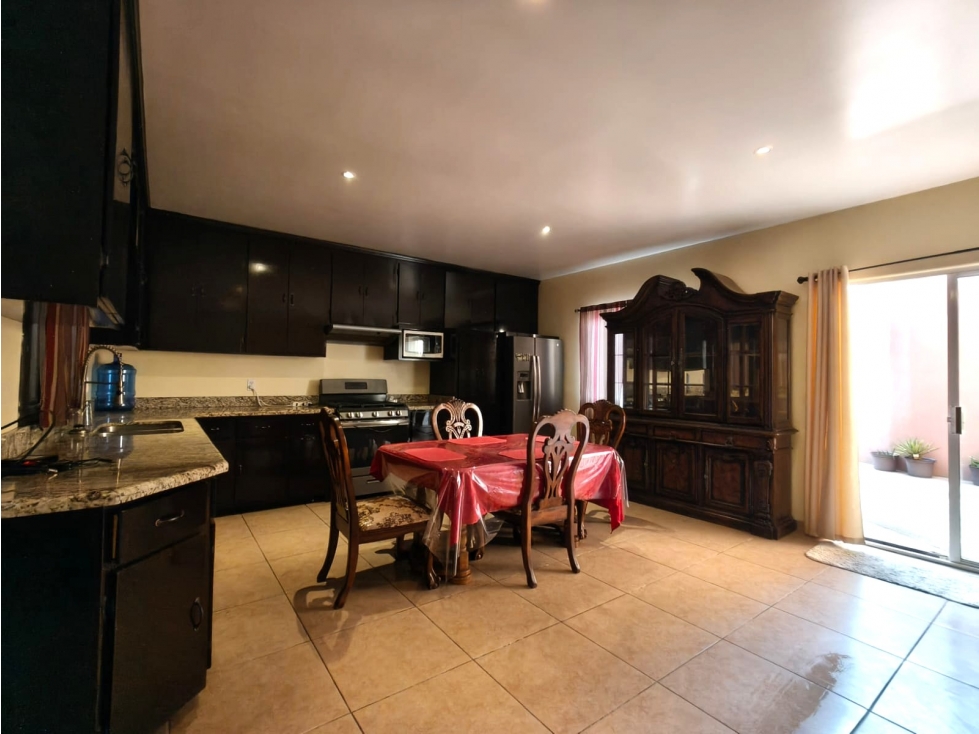 Amplia Casa en Renta en Valle Dorado — foto 6
