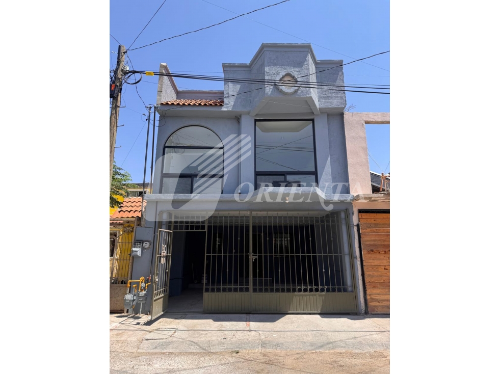 CASA EN VENTA VALLE DEL BRAVO, Atrás de Plaza Las Torres, Cd. Juárez