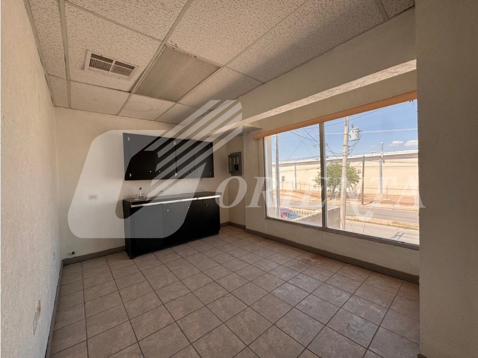 EDIFICIO COMERCIAL EN RENTA/VENTA AV. DEL CHARRO, CD. JUAREZ, CHIH. - 3