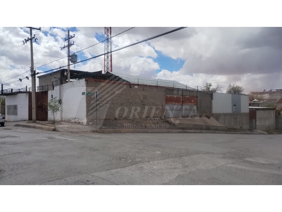BODEGA/TALLER EN RENTA EN COL. AZTECA