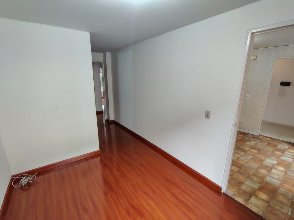 AMPLIO APARTAMENTO PARA REMODELACION LA ALHAMBRA — foto 6