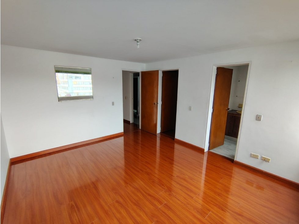 AMPLIO APARTAMENTO PARA REMODELACION LA ALHAMBRA — foto 5