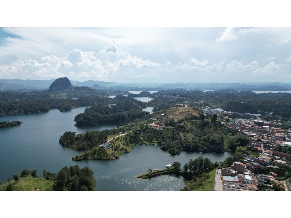 Lote urbano Guatapé posibilidad hasta 5 pisos frente al embalse — foto 5