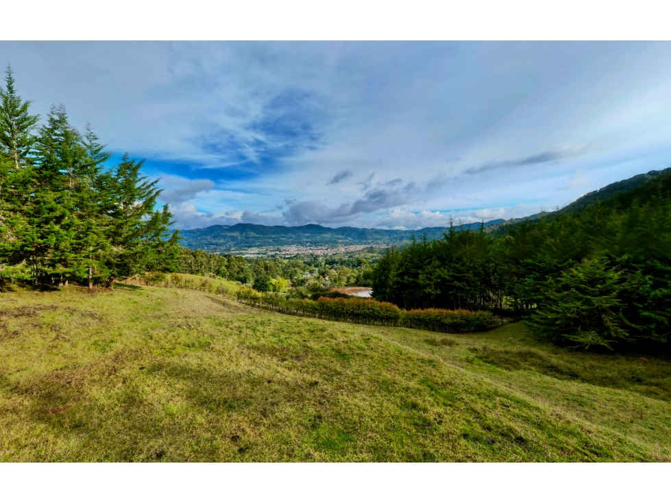 Lote vista panorámica independiente sector tranquilo alta valorización — foto 2