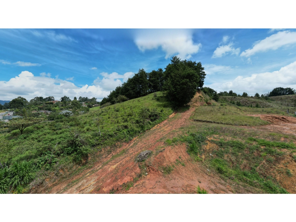 Lote uso mixto vía principal Plan parcial 12 pisos Rionegro — foto 2