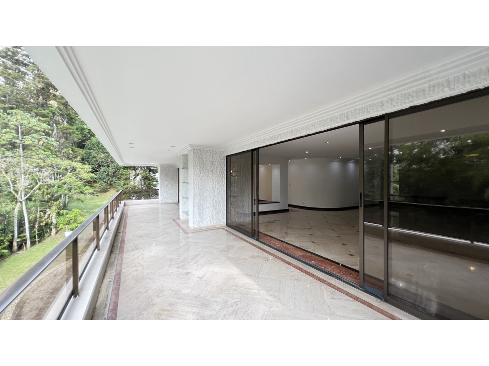 Apartamento El Poblado El Campestre Arrendamiento Piscina Balcon
