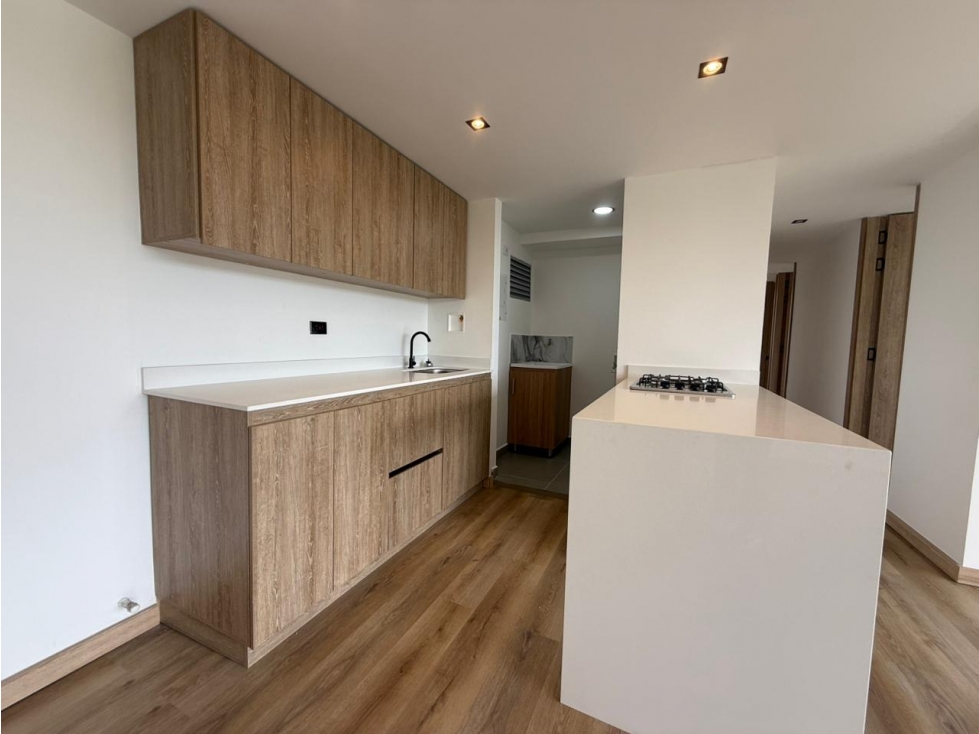 Apartamento moderno vista panorámica zonas comunes completas — foto 2