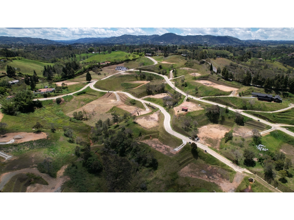 Lote en parcelación a 7 minutos del Aeropuerto vista panorámica