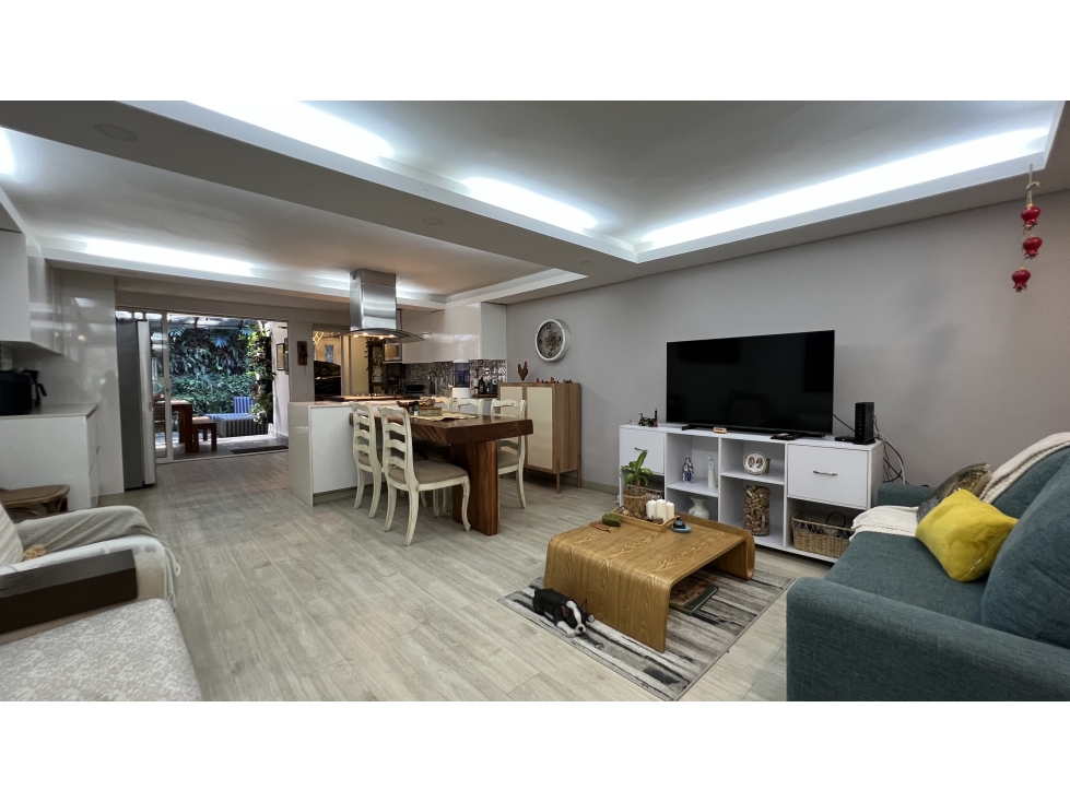 Casa 2 niveles jardín reformada acabados unidad completa la cuenca
