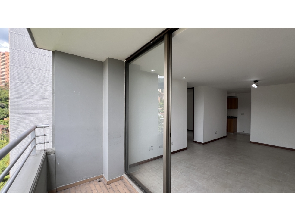 Apartamento vista panorámica piso alto ubicación estratégica estudio — foto 2