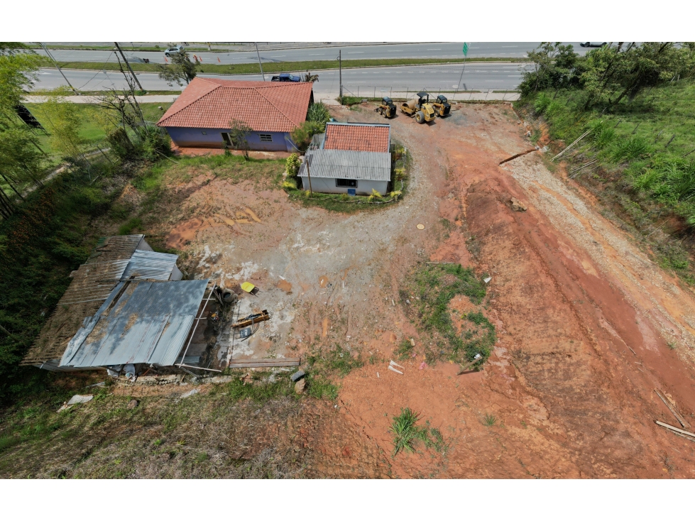 Lote uso mixto vía principal Plan parcial 12 pisos Rionegro — foto 4