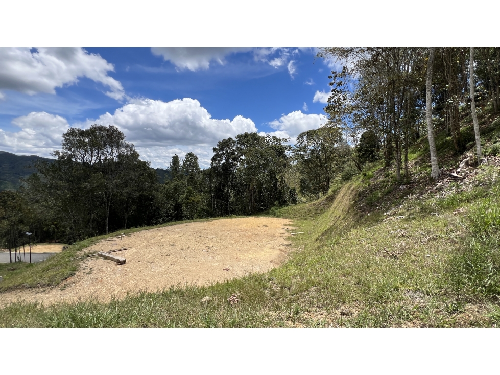 Lote en el Retiro parcelación con bosques nativos vías pavimentadas — foto 4