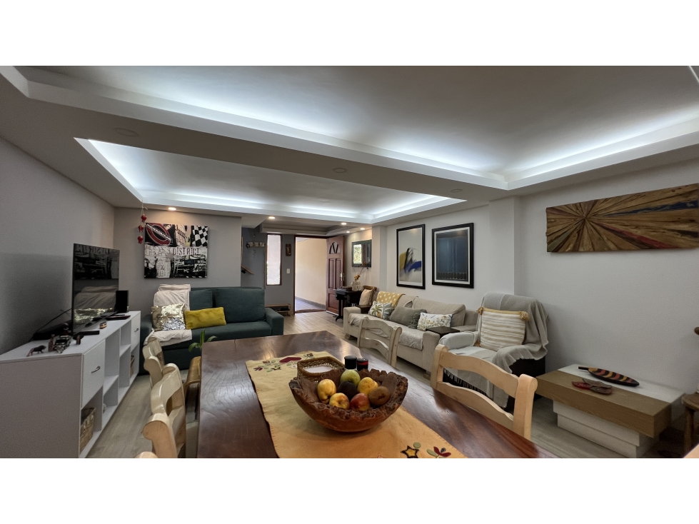 Casa 2 niveles jardín reformada acabados unidad completa la cuenca — foto 5