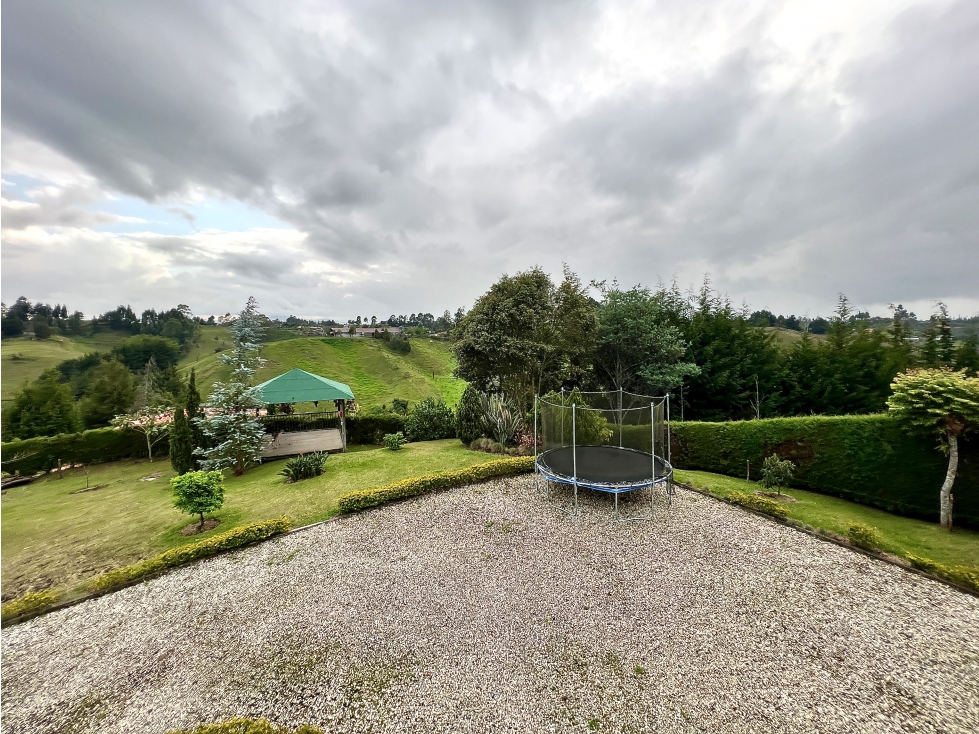 Casa campestre moderna con vista panorámica y cancha de futbol mini - 4