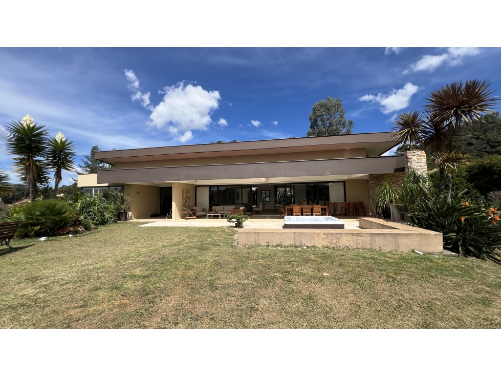 Casa campestre en venta el Retiro acabados jacuzzi vista panoramica